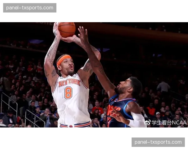 NCAA赛场温情一幕：夺冠选手将花束献给看台上的母亲。